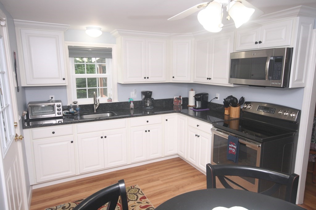 364 Shore Road Bourne, MA 02532 - Photo 12 of 30