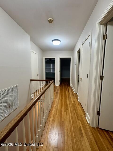 104 Dana Road Natchez, MS 39120 - Photo 29 of 41 2nd Floor Hallway