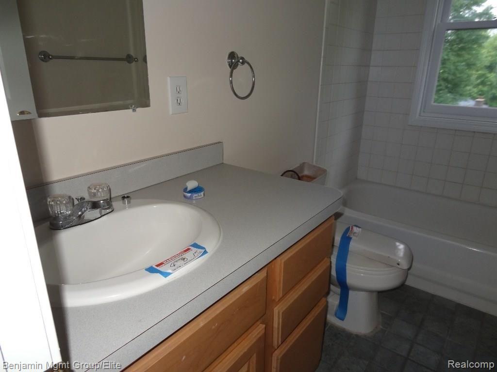 1738 Ridge Road White Lake, MI 48383 - Photo 12 of 20 DSC03577.jpg