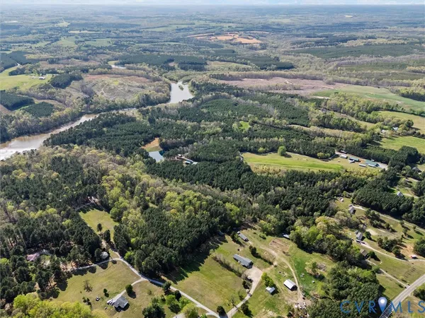 $525,000 | 218 Deer Run Road, Blackstone, VA 23824