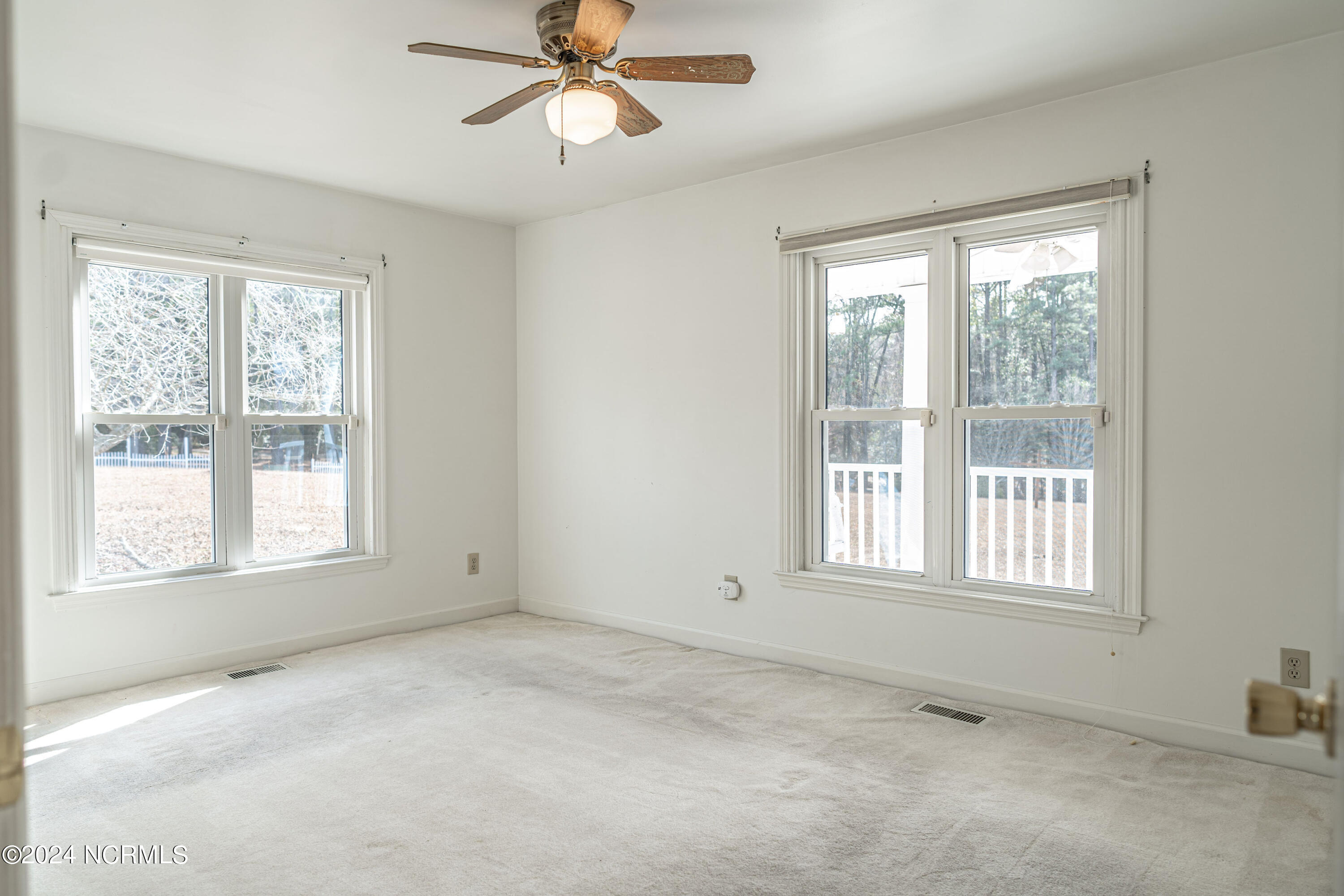 412 Pinecrest Court Road Aberdeen, NC 28315 - Photo 21 of 64 412 Pinecrest Court - Entry/Living Room 4