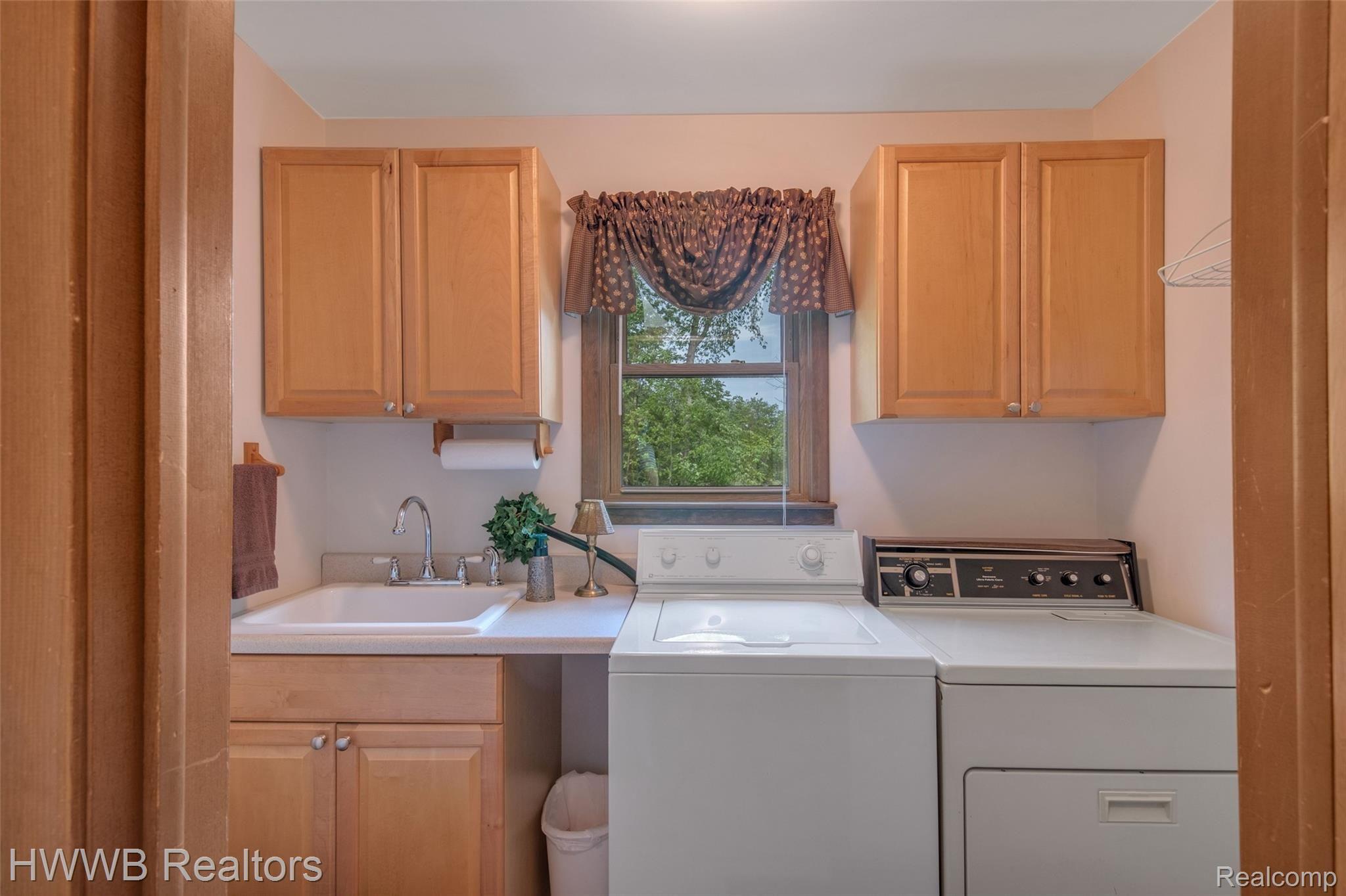 3628 Warner Road Howell, MI 48855 - Photo 18 of 58 Laundry Room / Half Bath