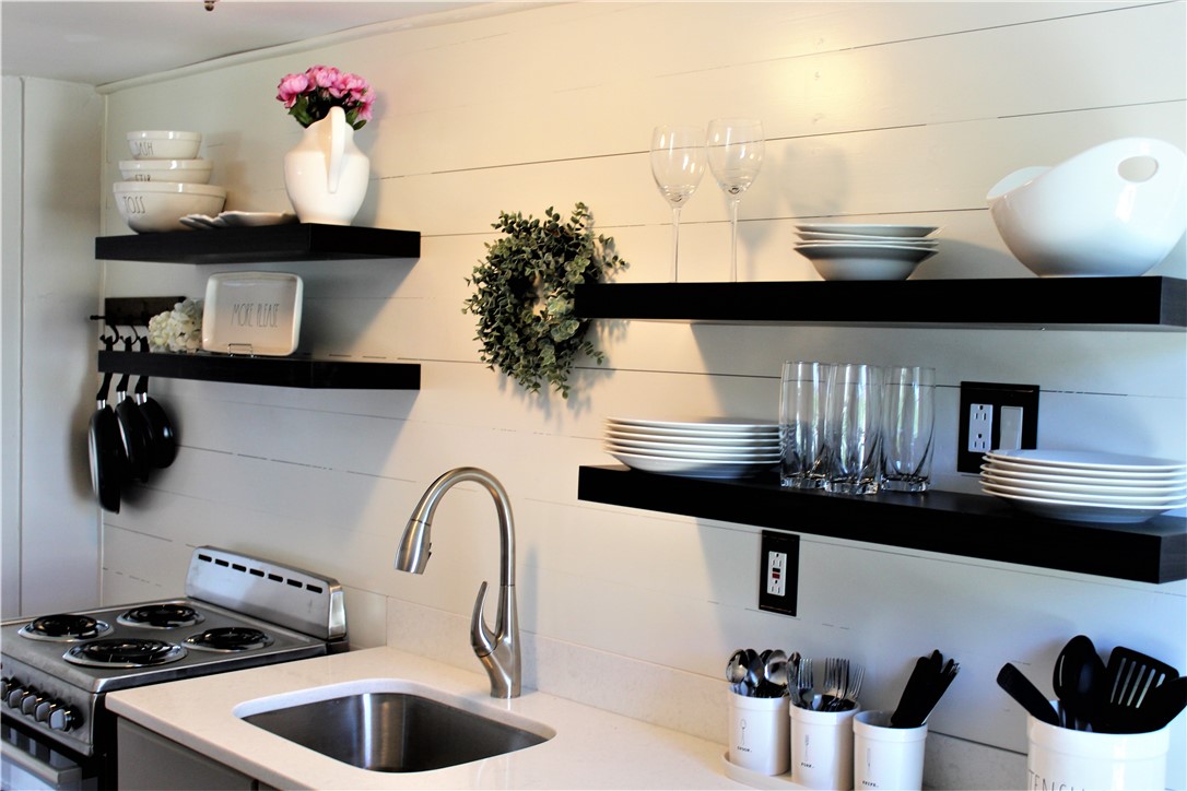 283 Spring Street, Unit 3 Newport, RI 02840 - Photo 1 of 20