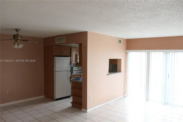 $2,000 | 9300 West Flagler Street, Unit 223C, Miami, FL 33174