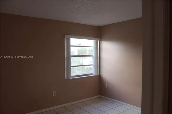 $2,000 | 9300 West Flagler Street, Unit 223C, Miami, FL 33174