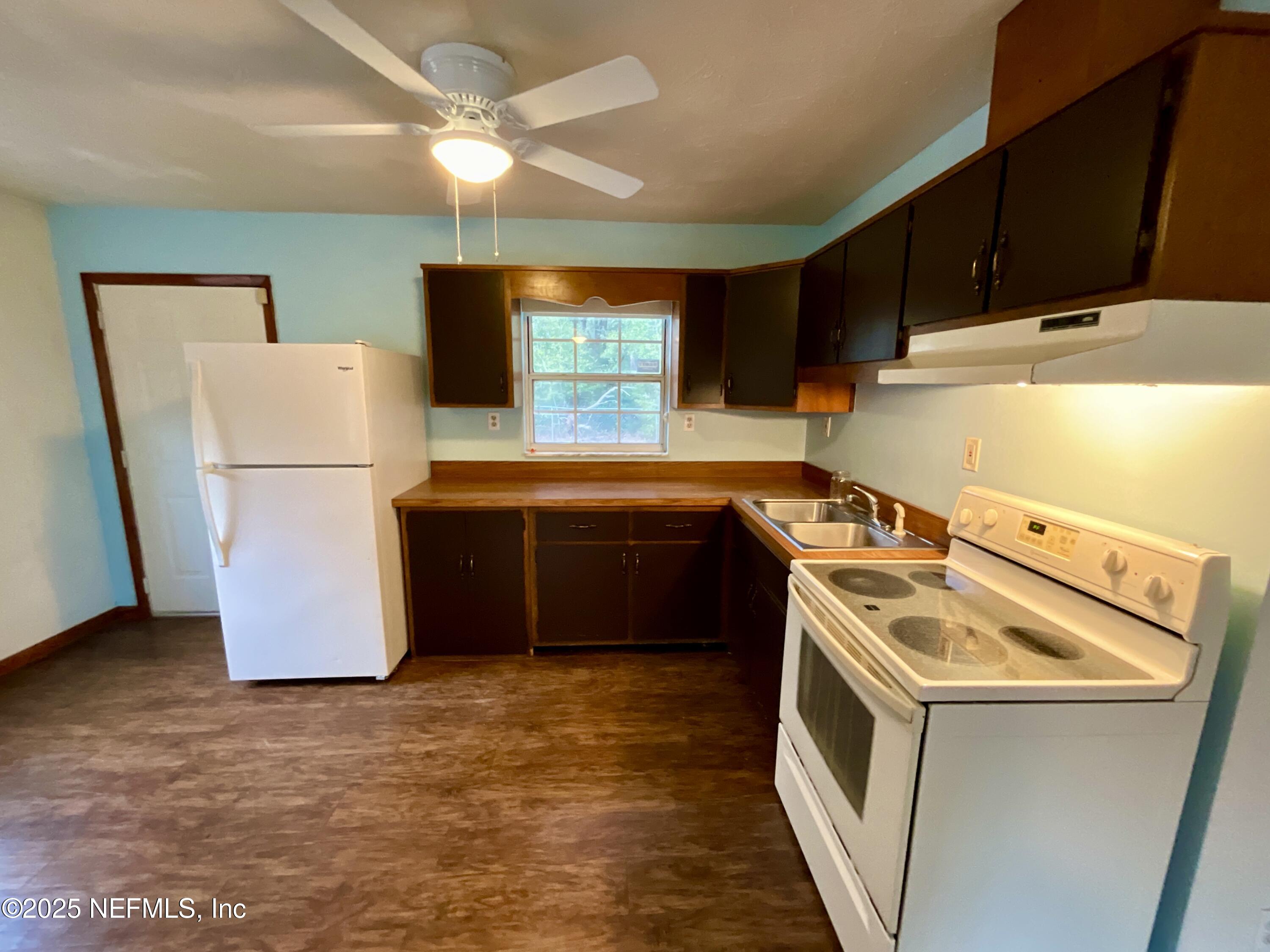 600 Wakulla Street Florahome, FL 32140 - Photo 7 of 47 IMG_2010