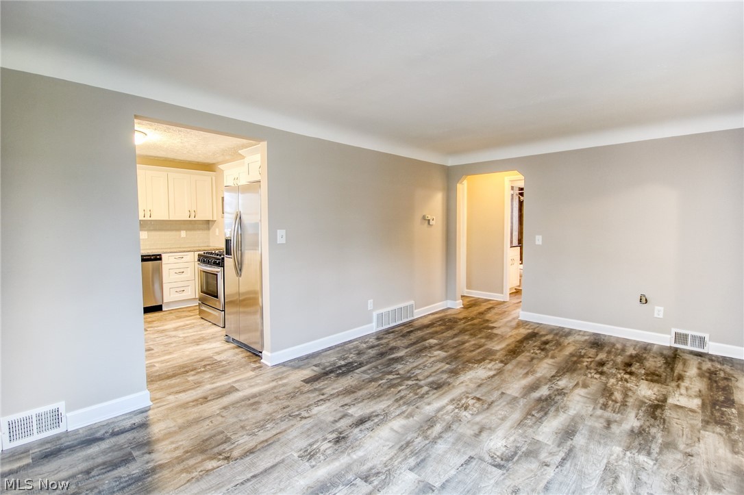 889 Quentin Road Eastlake, OH 44095 - Photo 4 of 18 Gallery Image 4