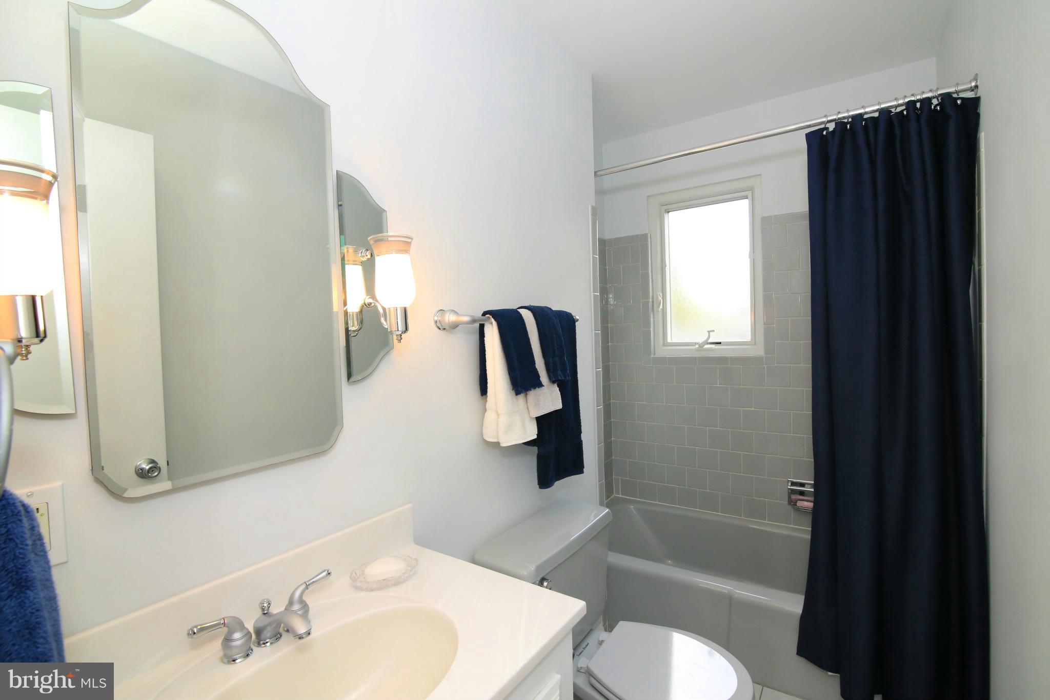 9510 Braddock Road Fairfax, VA 22032 - Photo 14 of 30 Bath (Master)