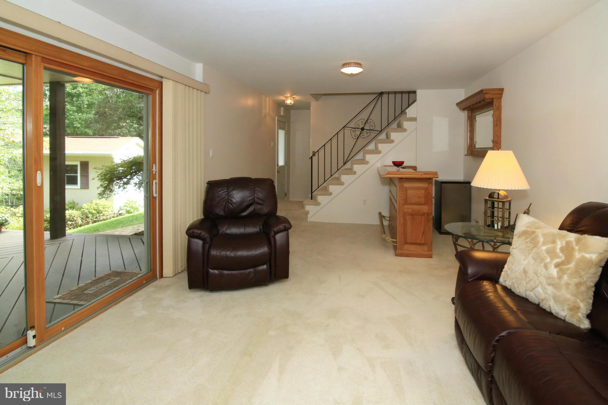 9510 Braddock Road Fairfax, VA 22032 - Photo 17 of 30 Family Room