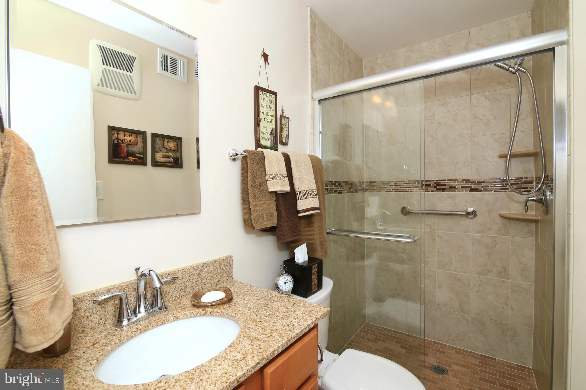 9510 Braddock Road Fairfax, VA 22032 - Photo 22 of 30 Bath