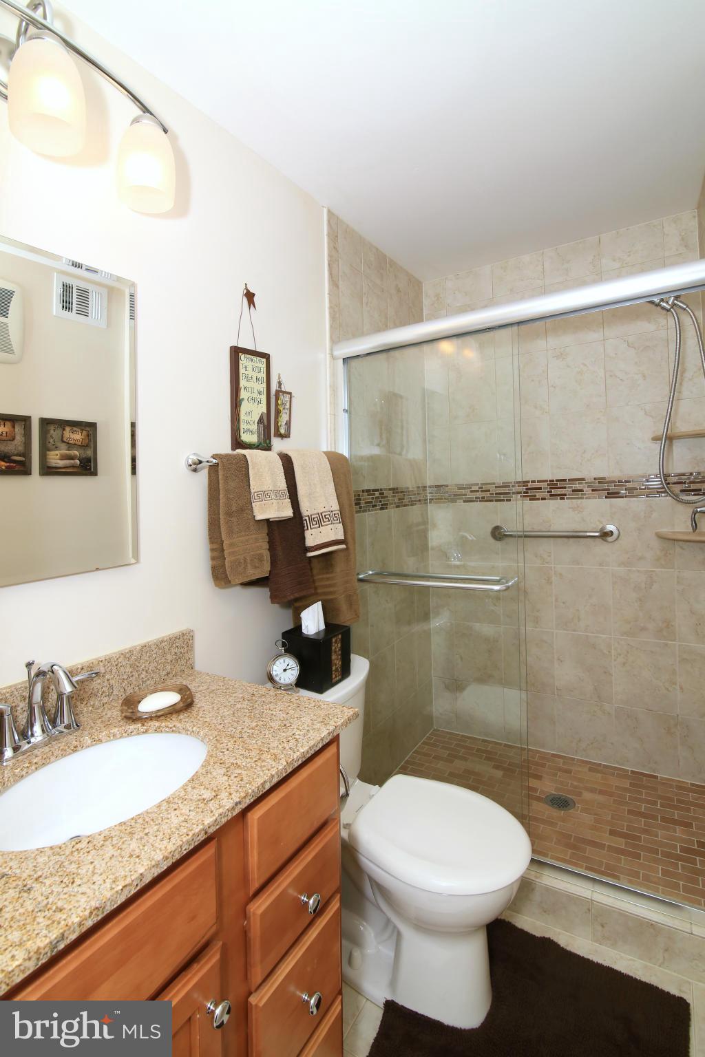 9510 Braddock Road Fairfax, VA 22032 - Photo 23 of 30 Bath