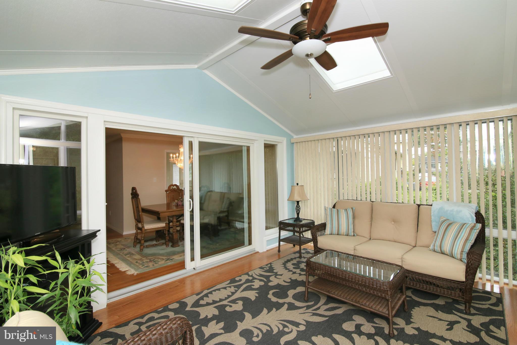 9510 Braddock Road Fairfax, VA 22032 - Photo 8 of 30 Interior (General)