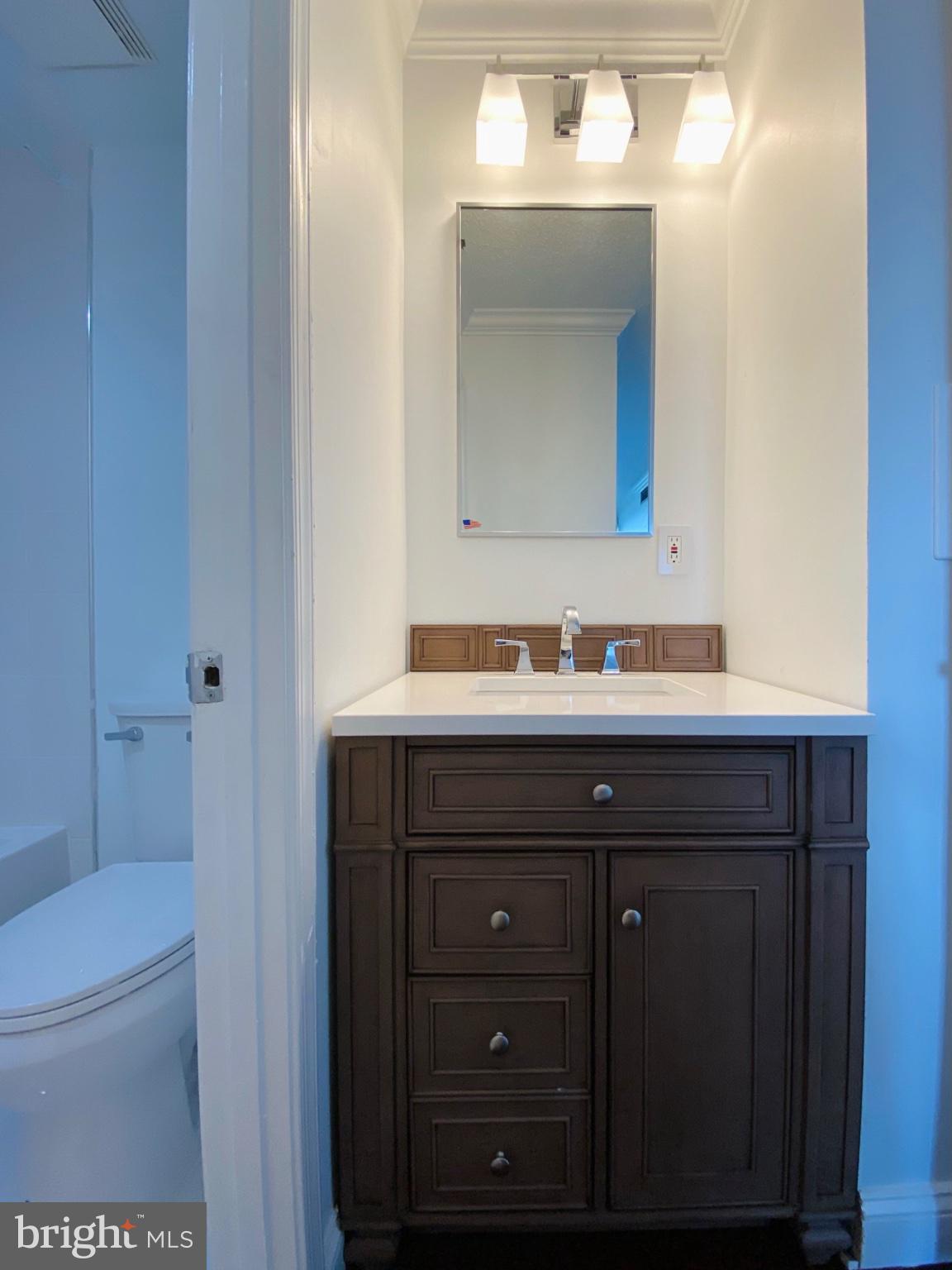 5911 Edsall Road, Unit PH03 Alexandria, VA 22304 - Photo 18 of 31 2nd Bedroom Washroom