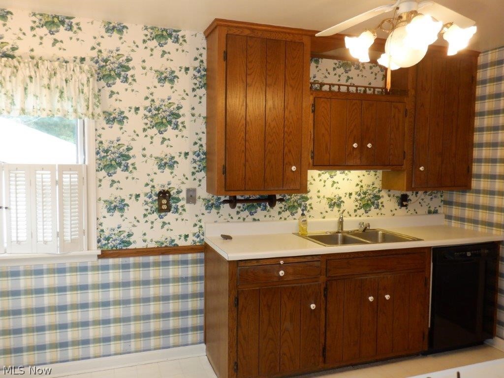 1455 Evanston Road Lyndhurst, OH 44124 - Photo 8 of 27