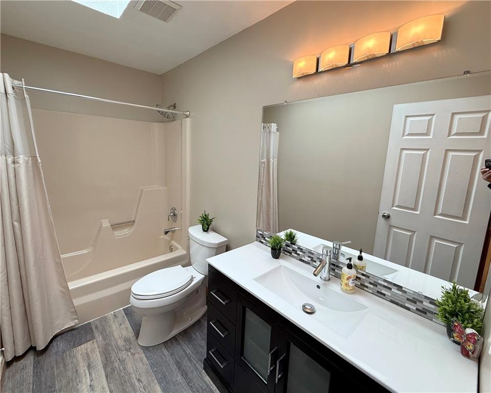 211 Warren Road Warrendale, PA 15086 - Photo 39 of 50 2nd Full Bathroom