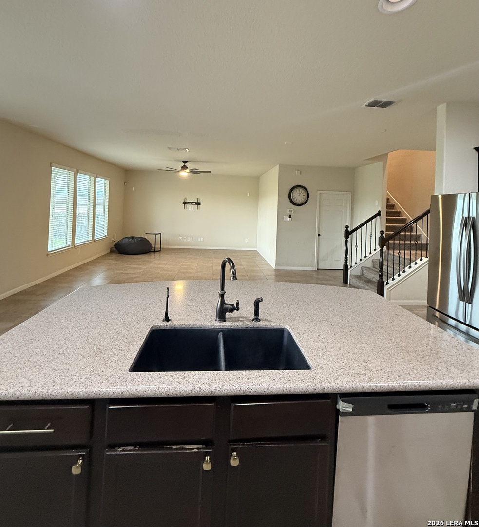 9010 Phoenix Converse, TX 78109 - Photo 5 of 22