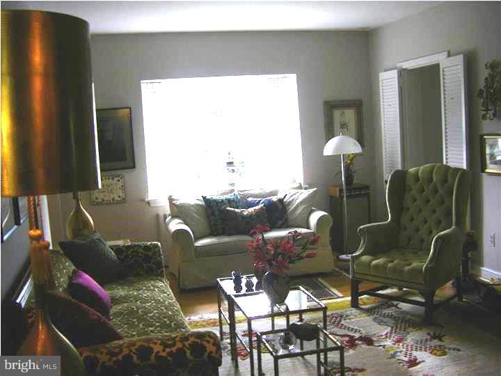 720 East Manoa Road Havertown, PA 19083 - Photo 6 of 22 Living Room