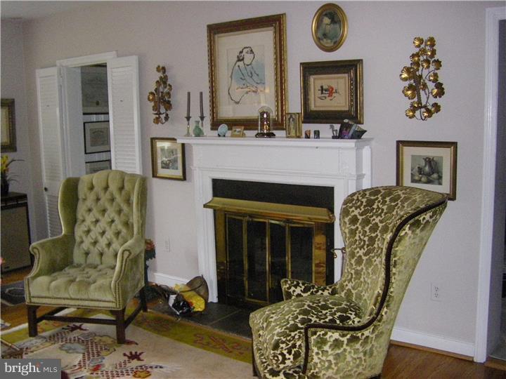 720 East Manoa Road Havertown, PA 19083 - Photo 7 of 22 Living Room