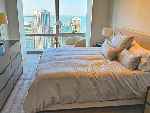 $17,000 | 363 East Wacker Drive, Unit 4902, Chicago, IL 60601