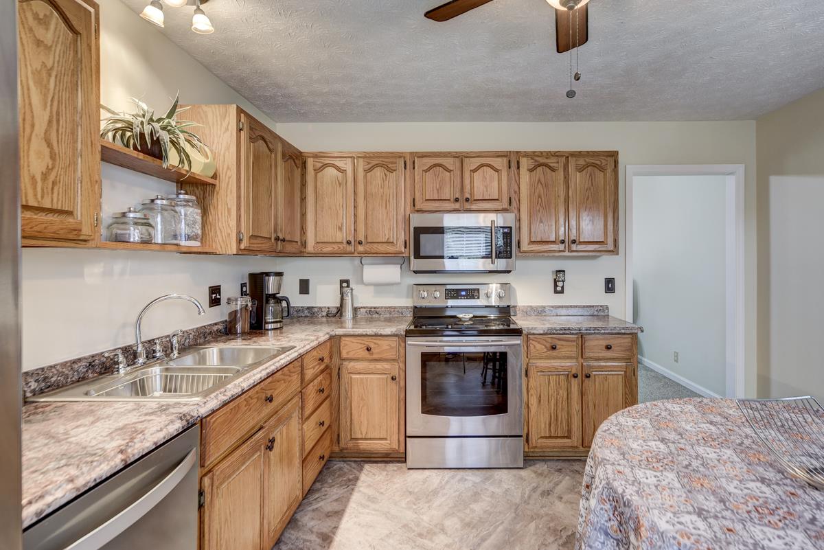 412 Portland Road White House, TN 37188 - Photo 8 of 24 Gallery Image 8