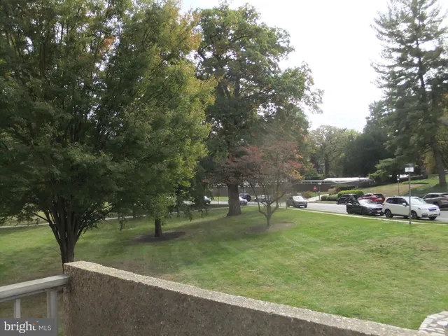a view of a tennis court
