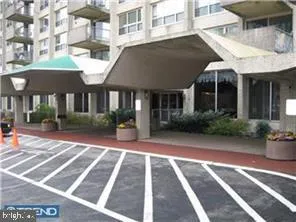 $249,900 | 1001 City Avenue, Unit EC206, Wynnewood, PA 19096