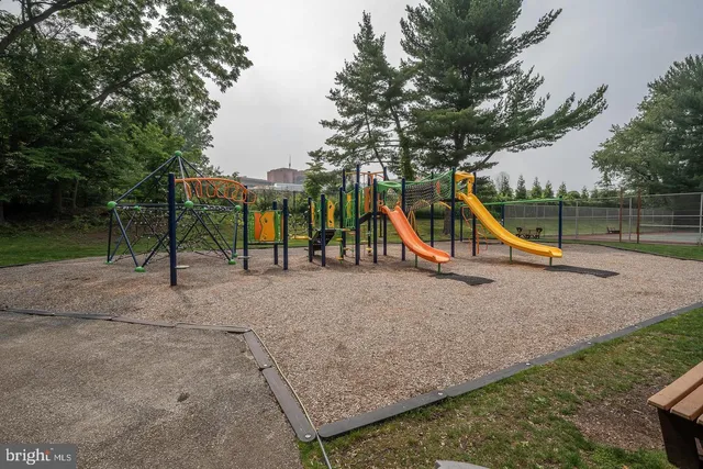 $249,900 | 1001 City Avenue, Unit EC206, Wynnewood, PA 19096