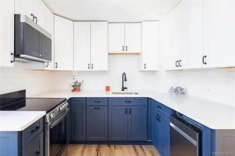 $2,695,000 | 168 Sterling Street, Greenport, NY 11944