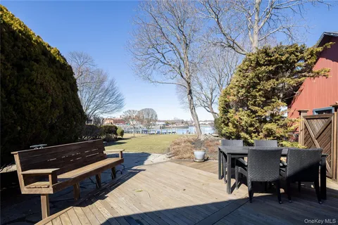 $2,695,000 | 168 Sterling Street, Greenport, NY 11944