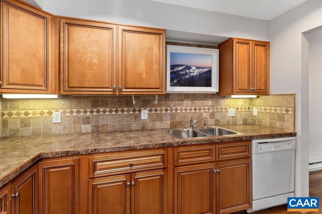 2082 Stone Ridge Roseland, VA 22967 - Photo 14 of 31