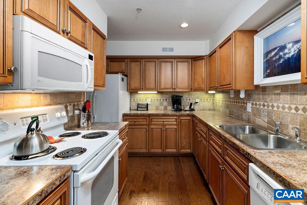 2082 Stone Ridge Roseland, VA 22967 - Photo 10 of 31