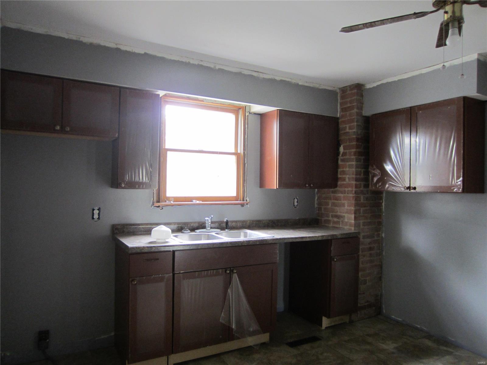 332 Locust Carrollton, IL 62016 - Photo 12 of 25 Gallery Image 12