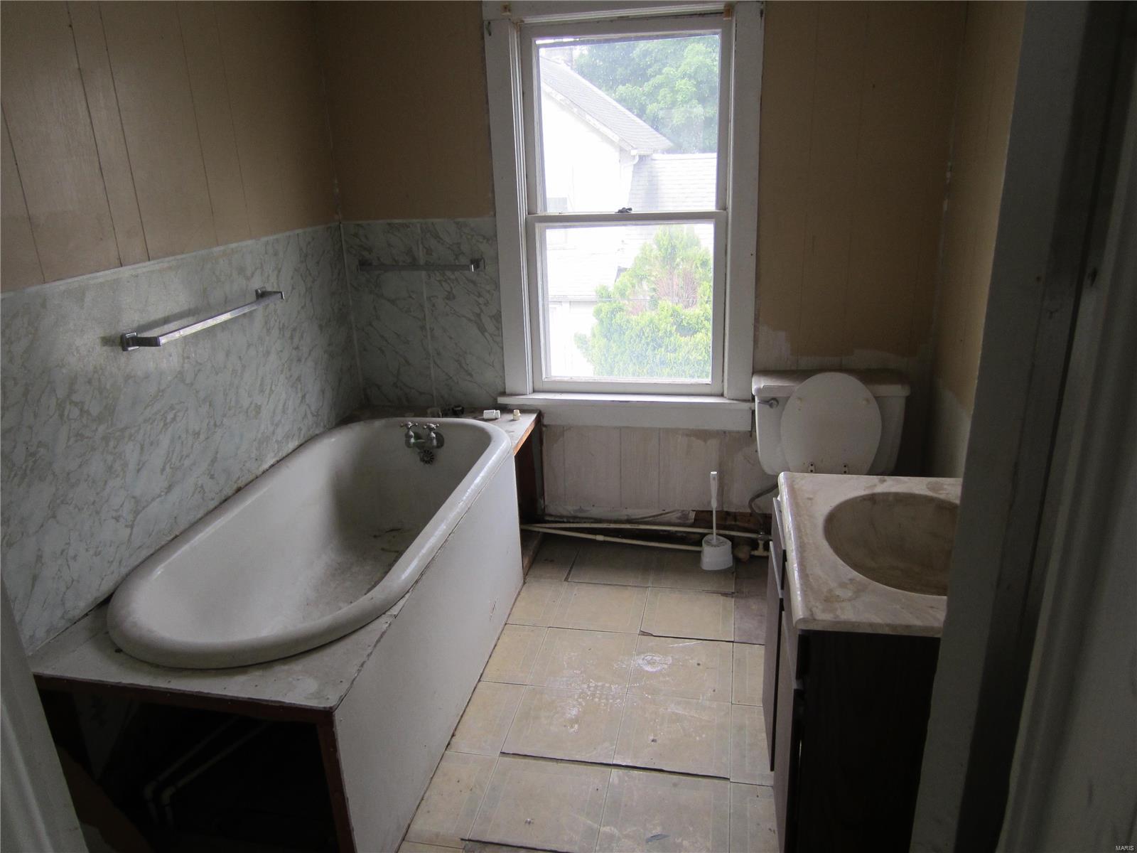 332 Locust Carrollton, IL 62016 - Photo 19 of 25 Gallery Image 19