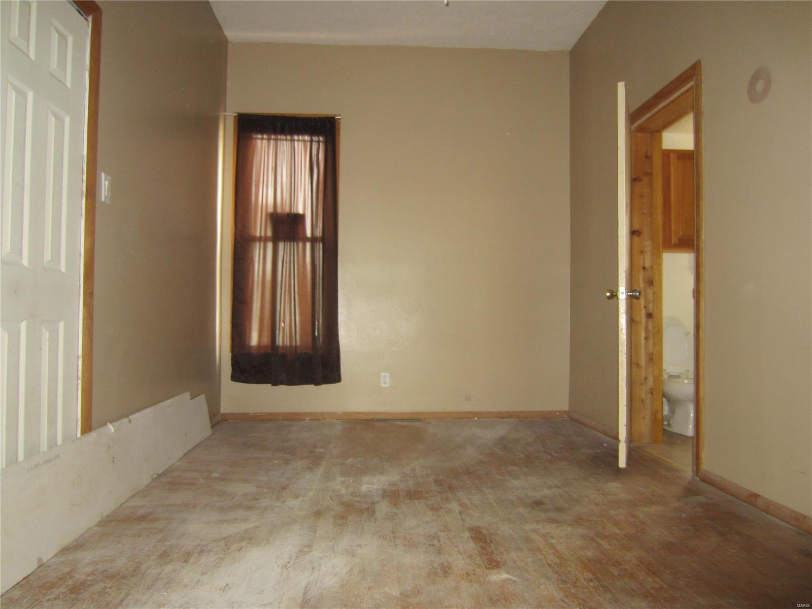 332 Locust Carrollton, IL 62016 - Photo 8 of 25 Gallery Image 8