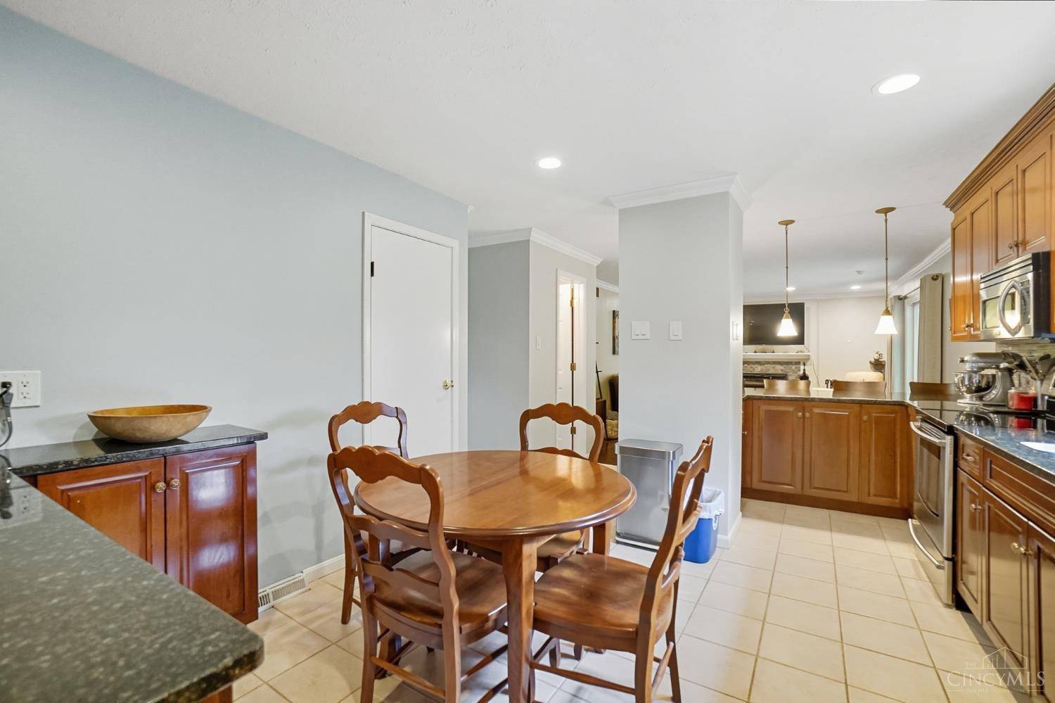 7835 Pfeiffer Road Cincinnati, OH 45242 - Photo 9 of 57