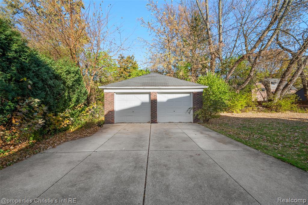 852 Harcourt Road Grosse Pointe, MI 48230 - Photo 6 of 48