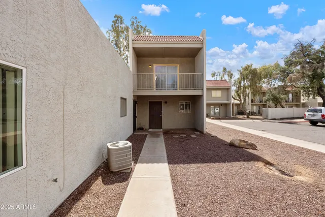 $975 | 2837 East Marconi Avenue, Unit 101, Phoenix, AZ 85032