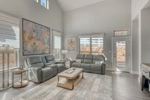 $552,500 | 300 Tuscan Drive, Horseshoe Bay, TX 78657