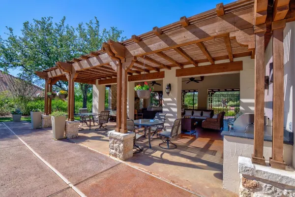 $552,500 | 300 Tuscan Drive, Horseshoe Bay, TX 78657