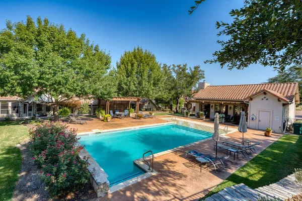 $552,500 | 300 Tuscan Drive, Horseshoe Bay, TX 78657