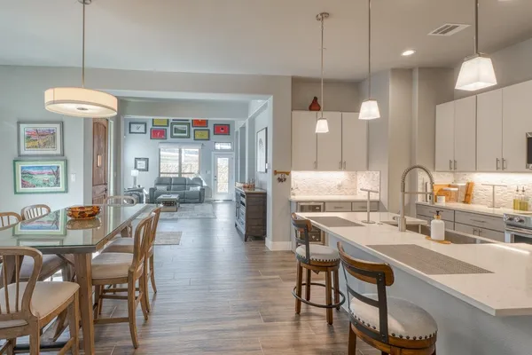 $552,500 | 300 Tuscan Drive, Horseshoe Bay, TX 78657