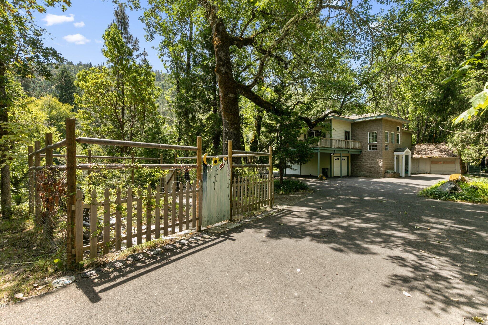 1395 Fish Hatchery Road Grants Pass, OR 97527 - Photo 45 of 58 59-web-or-mls-WCIM0318