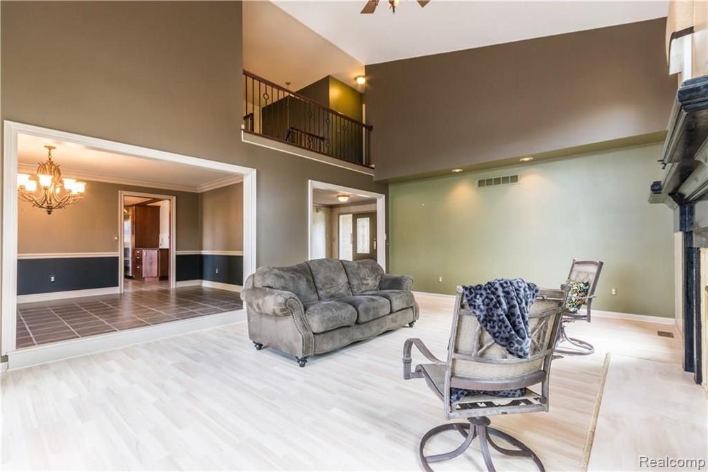 1865 South Shore Drive Rochester Hills, MI 48307 - Photo 15 of 47