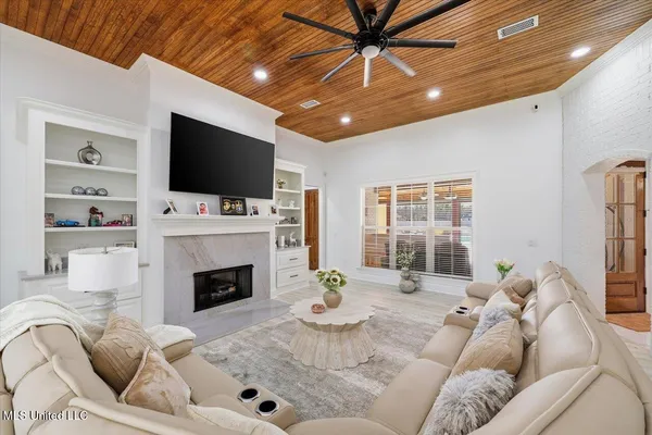 $1,050,000 | 111 Pecan Ridge, Brandon, MS 39047