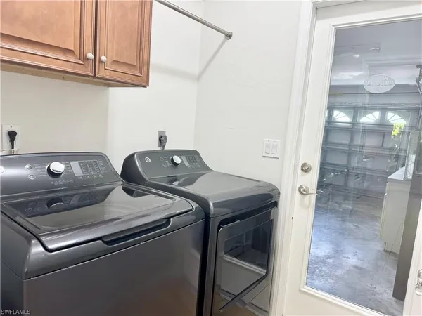 $2,500 | 8137 Pelican Road, Fort Myers, FL 33967