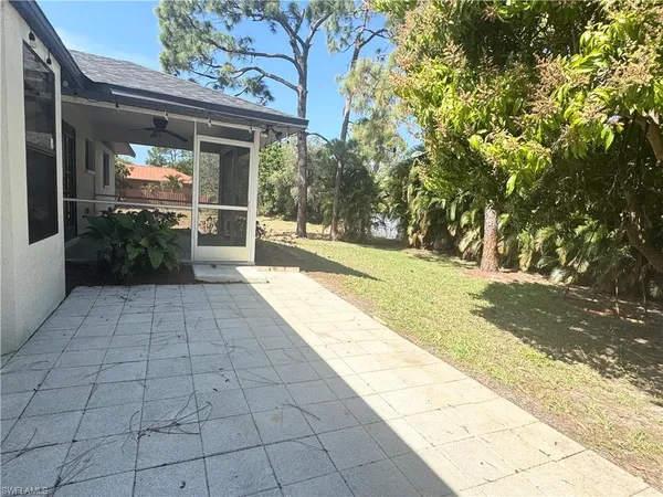 $2,500 | 8137 Pelican Road, Fort Myers, FL 33967