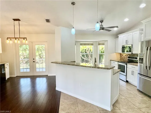 $2,500 | 8137 Pelican Road, Fort Myers, FL 33967