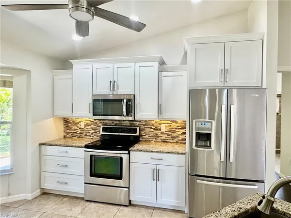 $2,500 | 8137 Pelican Road, Fort Myers, FL 33967