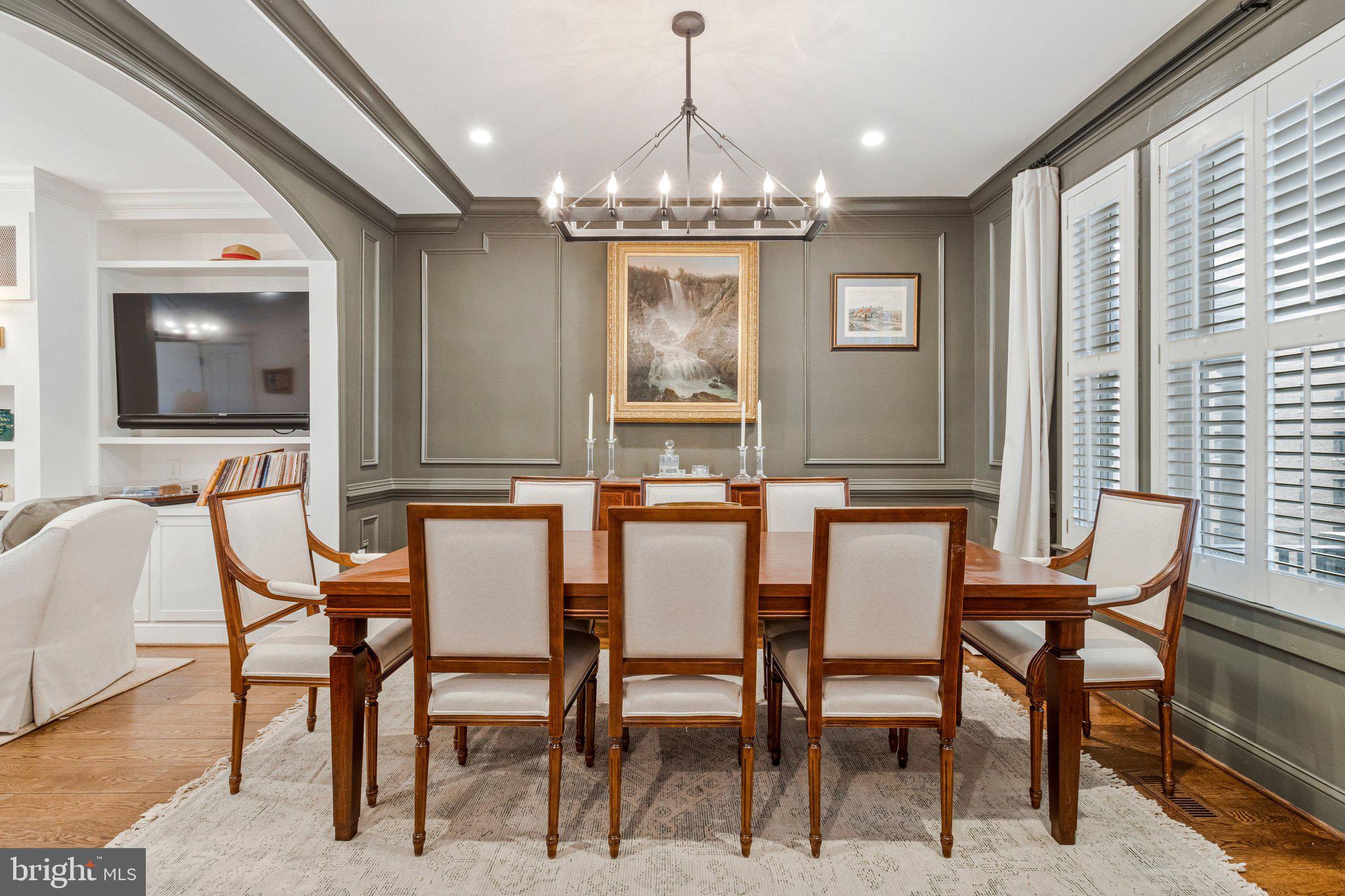 2916 18th Street Northwest Washington, DC 20009 - Photo 3 of 49 a dining room with furniture and window
