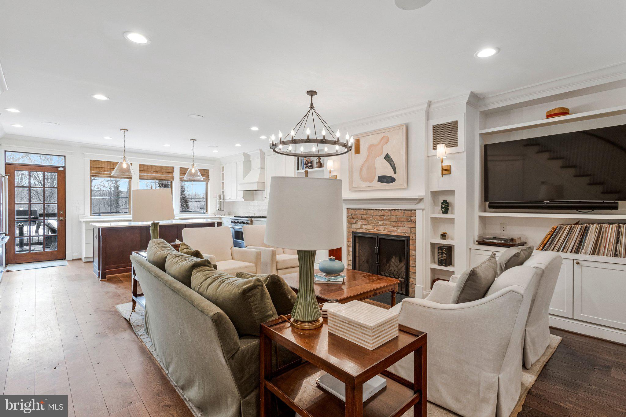 2916 18th Street Northwest Washington, DC 20009 - Photo 8 of 49 a living room with furniture fireplace and flat screen tv